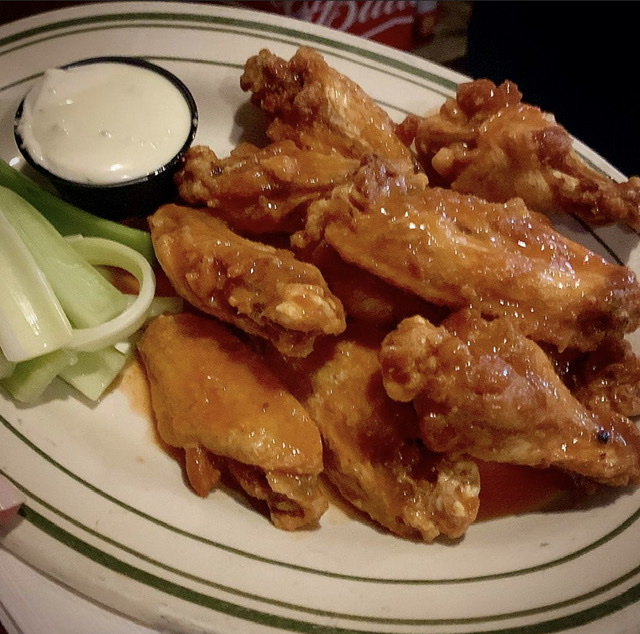 Order Foley's Famous Wings food online from Foleys Club Lounge store, Pleasantville on bringmethat.com