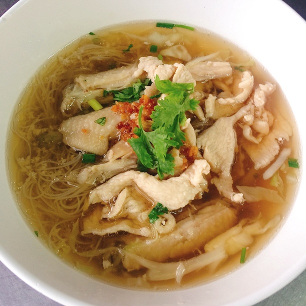 Order  Chicken Noodle Soup food online from Lanna Thai store, Colorado Springs on bringmethat.com