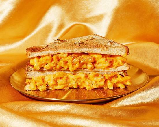 Order Maxed Out Grilled Mac and Cheese food online from Jinky Cafe store, Sherman Oaks on bringmethat.com