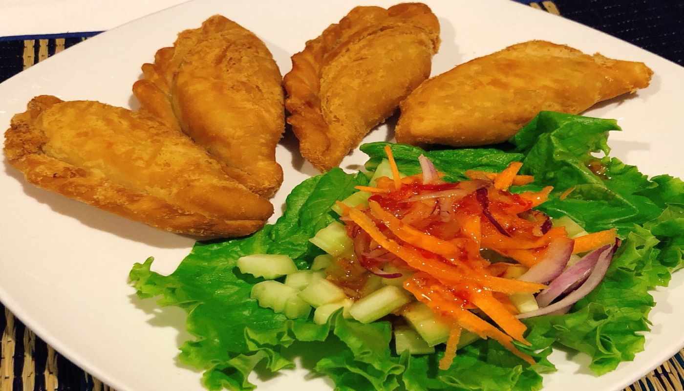 Order Curry Puffs food online from Amarin Thai Cuisine store, Lafayette on bringmethat.com