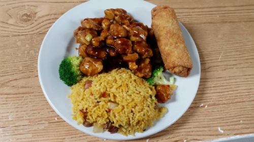 Order C13. General Tso's Chicken Combination Platter food online from Main Moon store, West Orange on bringmethat.com