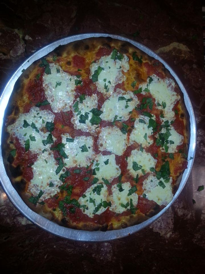Order Margherita Pizza food online from Casa D Pizza store, Denville on bringmethat.com