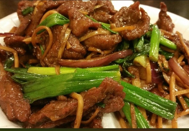 Order 52. Ginger and Onion Beef food online from Rice n Noodle store, Las Vegas on bringmethat.com