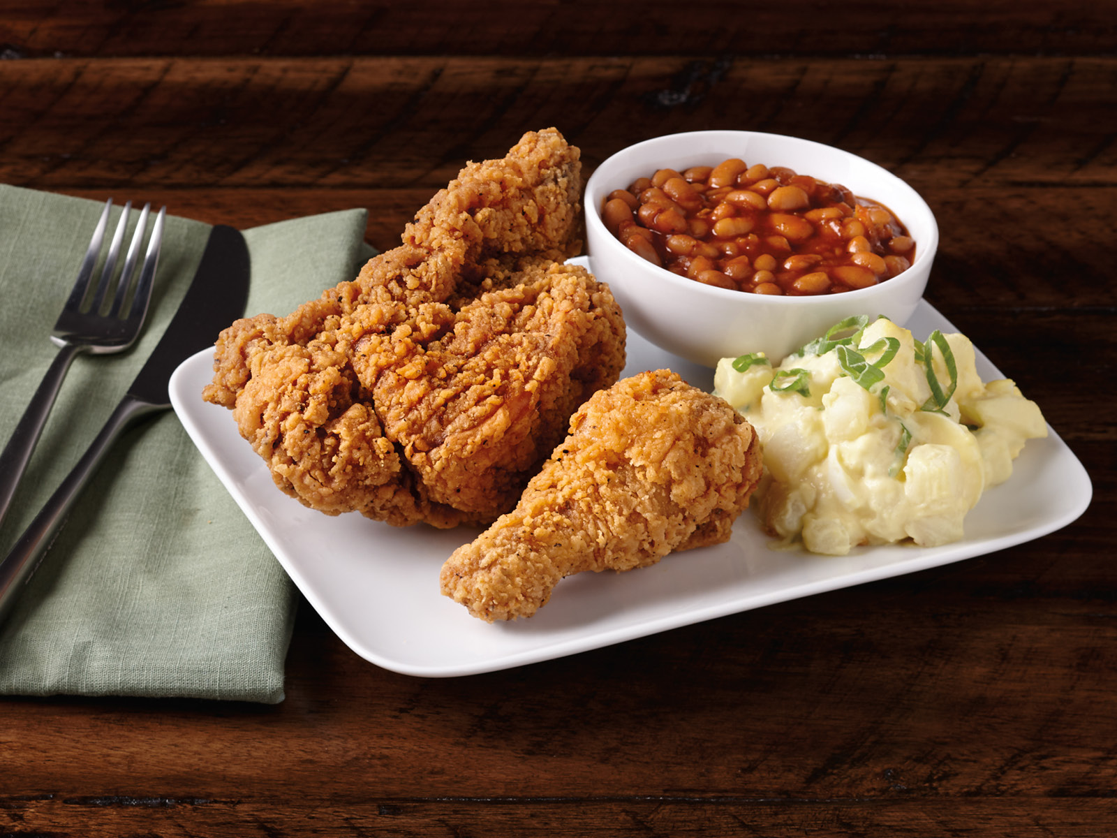 Order 2 Piece Chicken Dinner with 2 Sides food online from Hy-Vee Mealtime store, Prairie Village on bringmethat.com