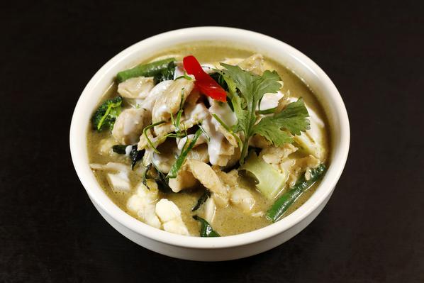 Order Green Curry food online from Thaitanic Streetfood store, Sausalito on bringmethat.com