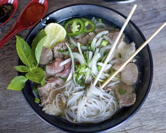 Order P1 - Pho Special Combination food online from Pho 10 store, Huntington Beach on bringmethat.com