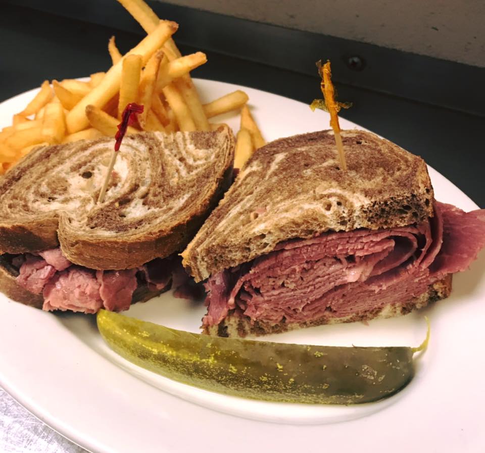 Order Corned Beef O'Rye food online from Fox's Restaurant And Pub store, Oak Lawn on bringmethat.com