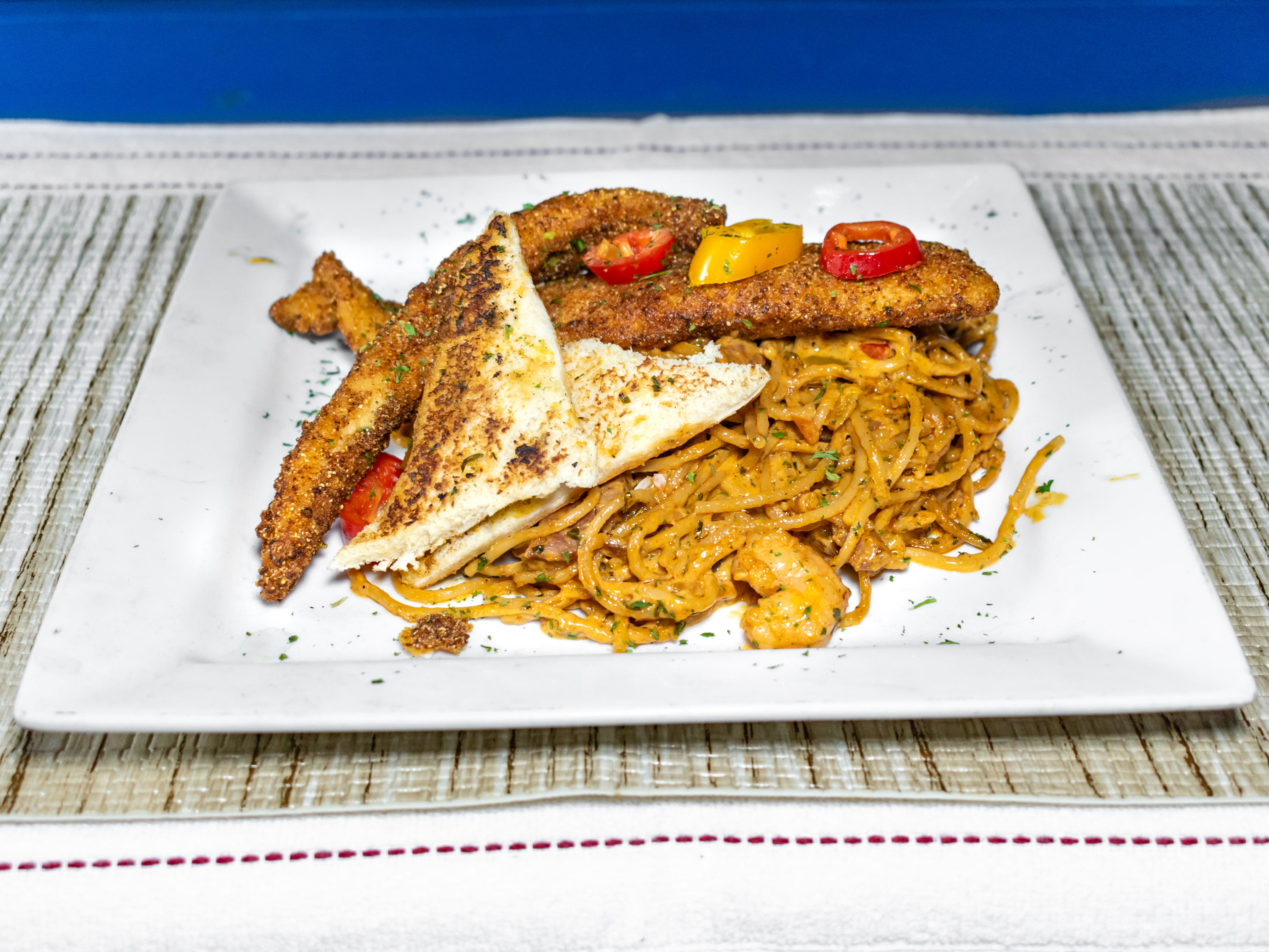 Order Chicken Pasta food online from Level Up Sports Bar And Grill store, Houston on bringmethat.com
