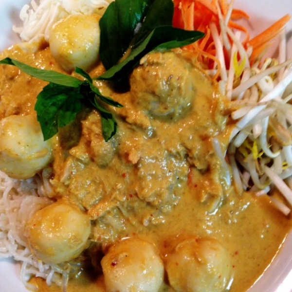 Order The Southern Style Fish Curry Sauce food online from Melanee Thai store, Los Angeles on bringmethat.com