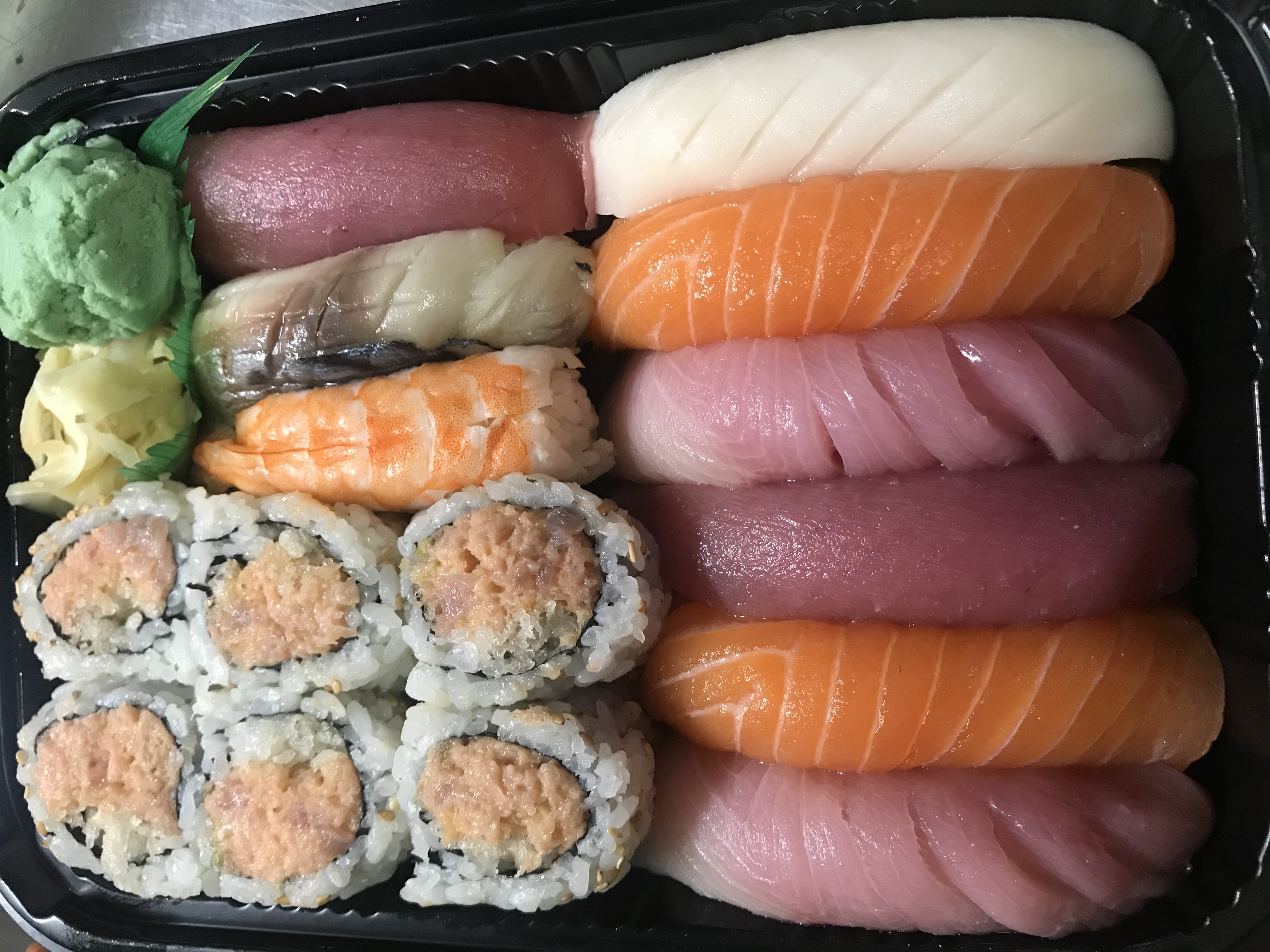 Order 97. Sushi Deluxe Entree food online from Abace sushi store, New York on bringmethat.com