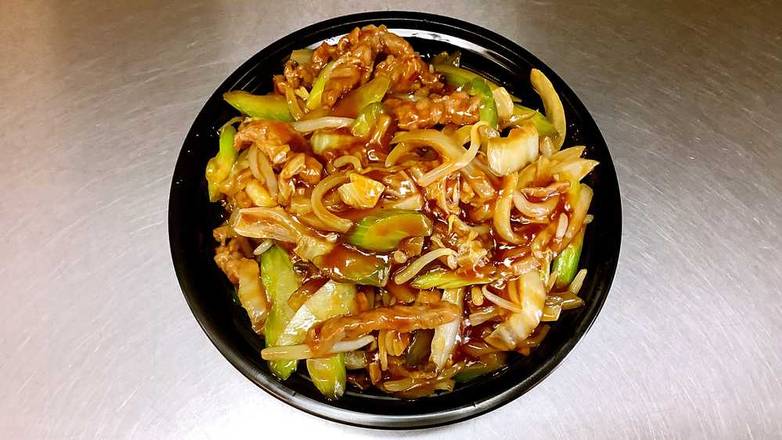 Order Beef Chow Mein 牛炒面 food online from China Dragon store, Anoka on bringmethat.com