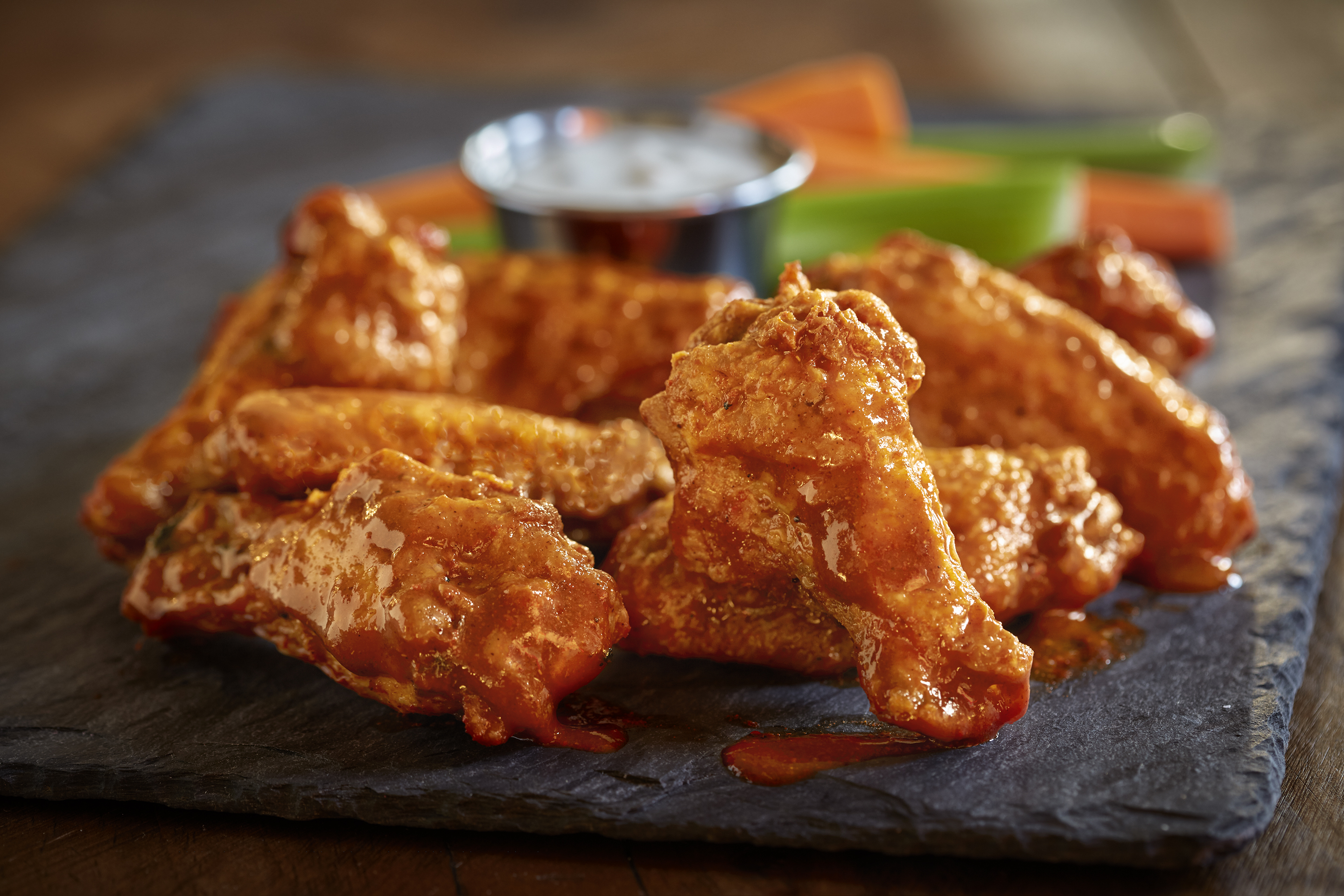 Order Chicken Wings food online from Uno Pizzeria & Grill store, Norfolk on bringmethat.com