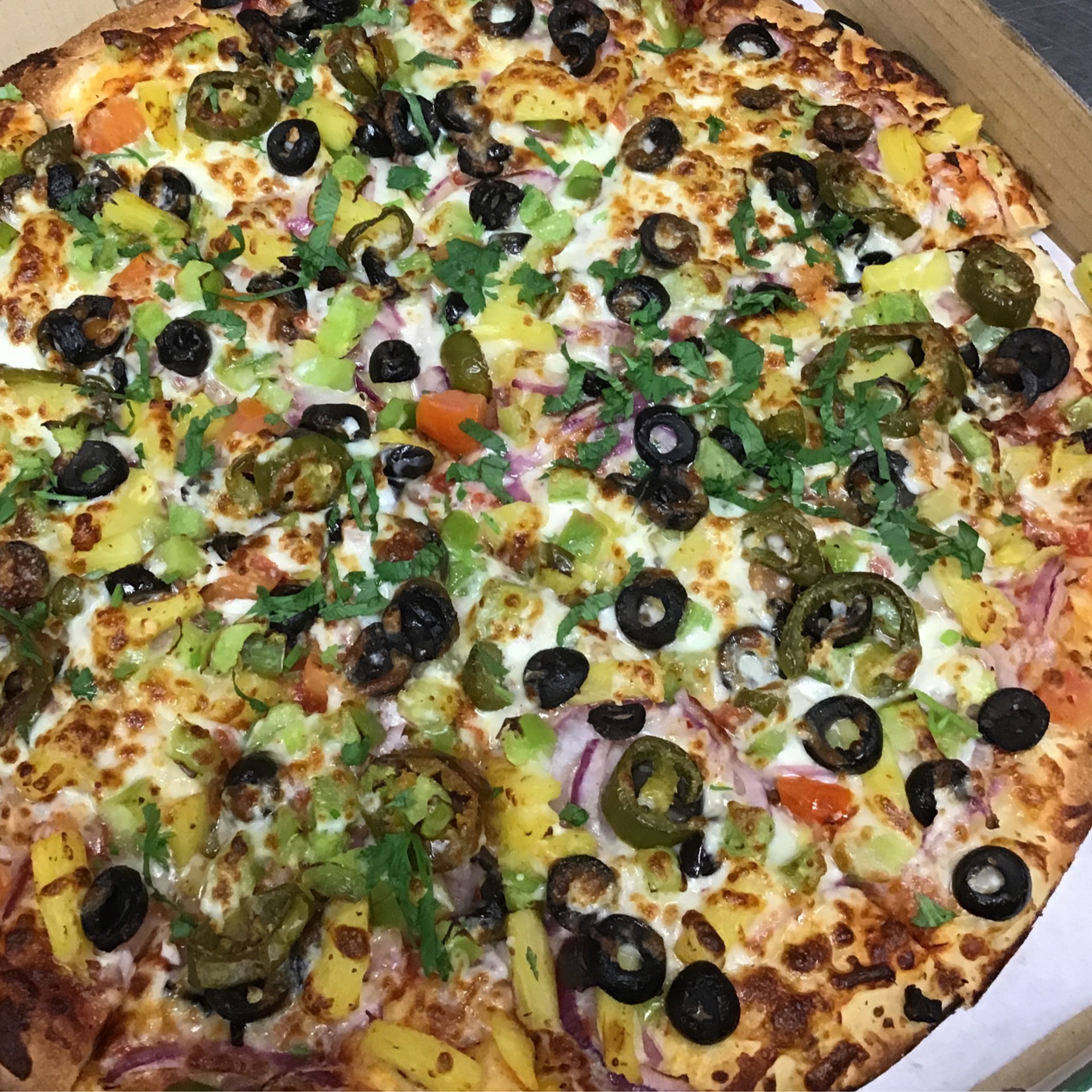Order Veggie Delight Pizza - 1 Medium 12" Pizza food online from Can-Am Pizza store, Redmond on bringmethat.com