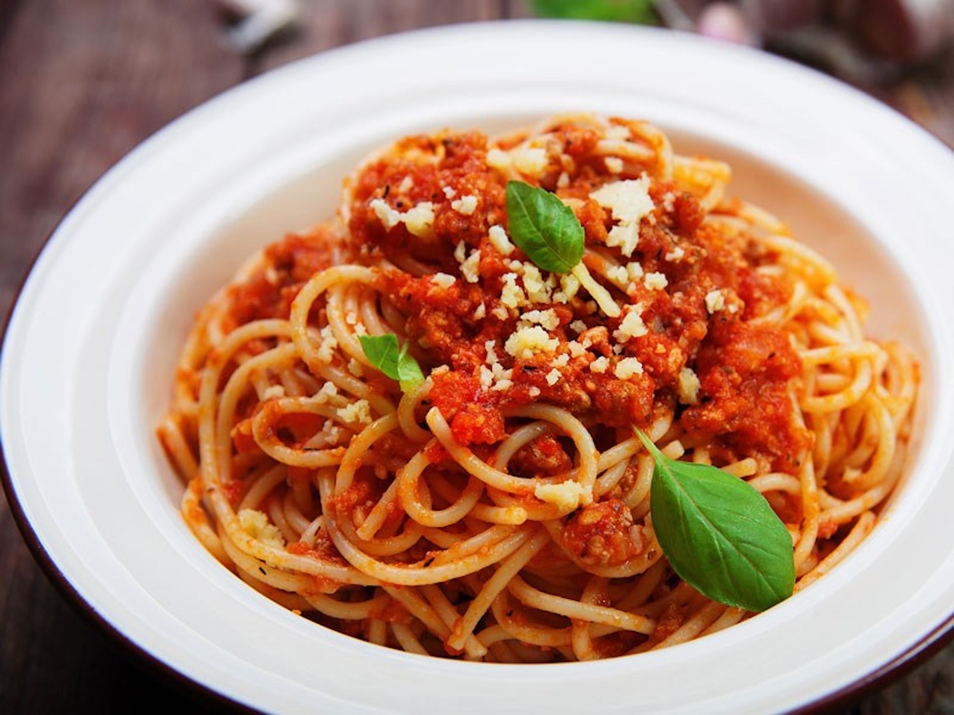 Order 21. Spaghetti al Pomodoro food online from Fellini Cafe Of Media store, Media on bringmethat.com