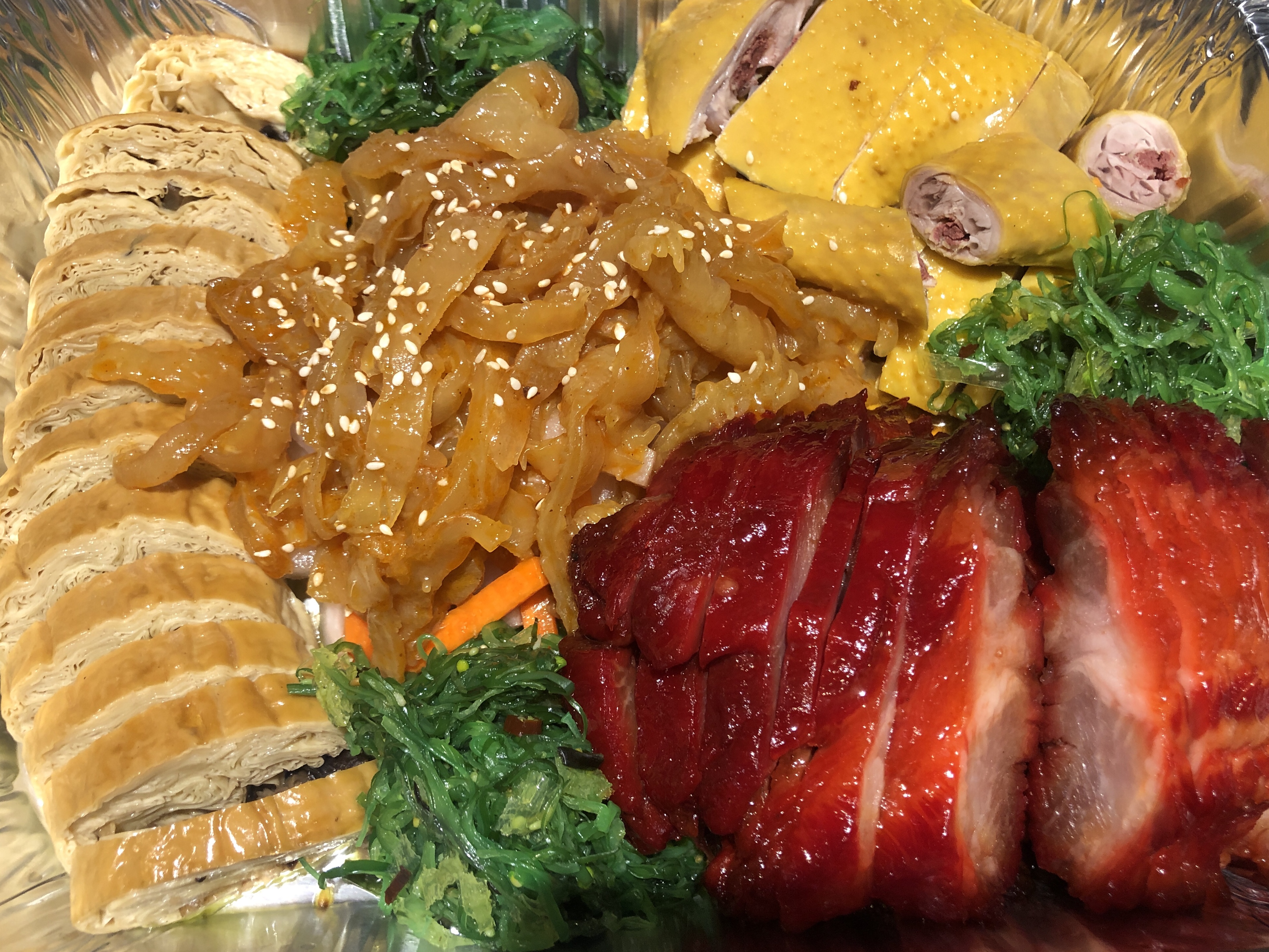 Order Meat Platter 大拼盘 (贵妃鸡 叉烧 海蜇 海草 素鹅） food online from Golden Coast store, San Francisco on bringmethat.com