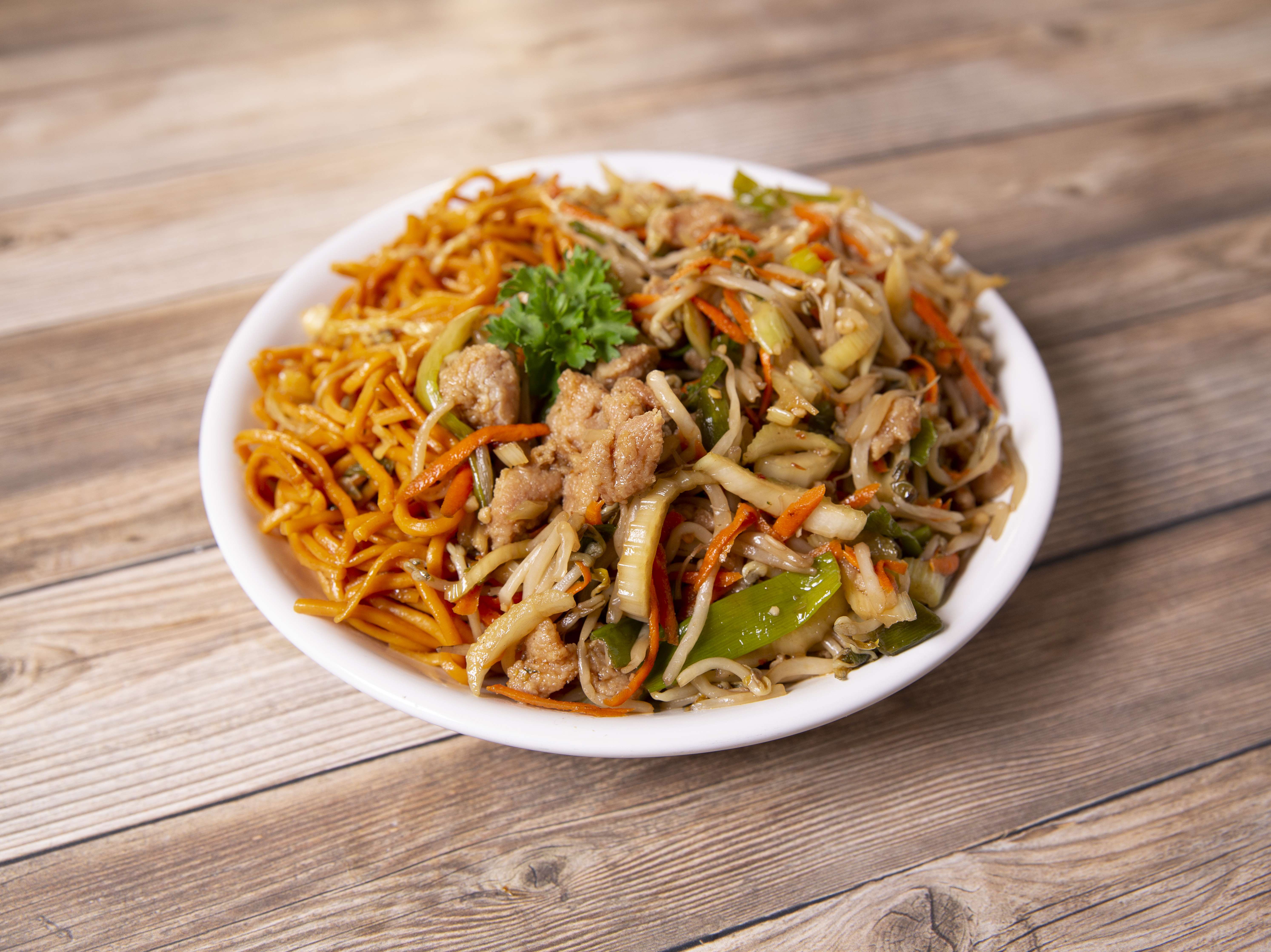 Order Chicken Chop Suey Dinner food online from Bamboo Express store, Los Angeles on bringmethat.com