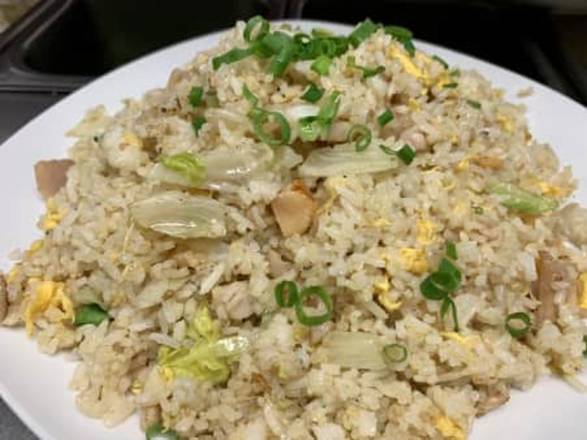 Order 鸡炒饭 Chicken Fried Rice food online from Golden Eagle Chinese store, Honolulu on bringmethat.com