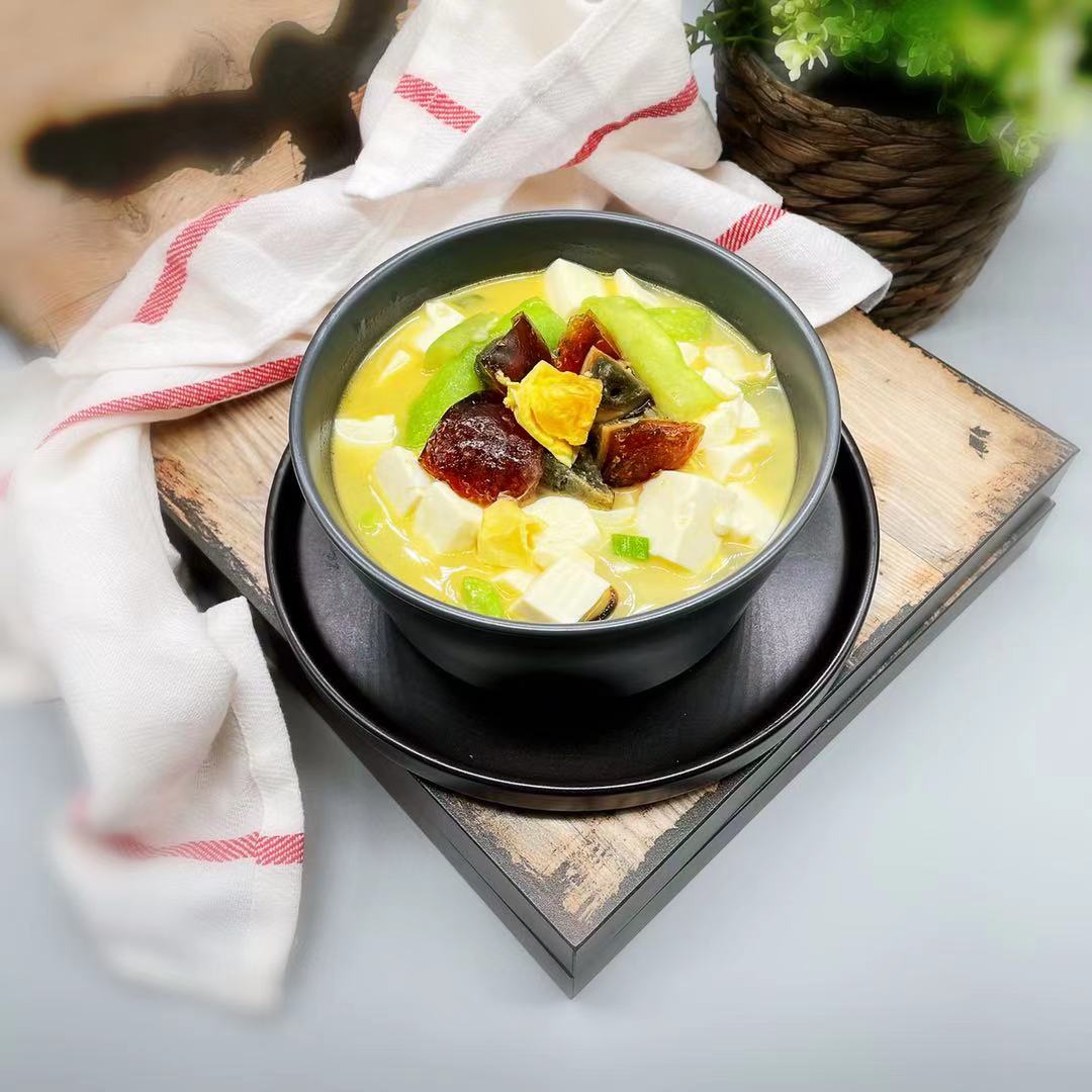 Order 上汤丝瓜豆腐  Loofah & tofu w/ salted egg  food online from Fashion Wok store, Foster City on bringmethat.com