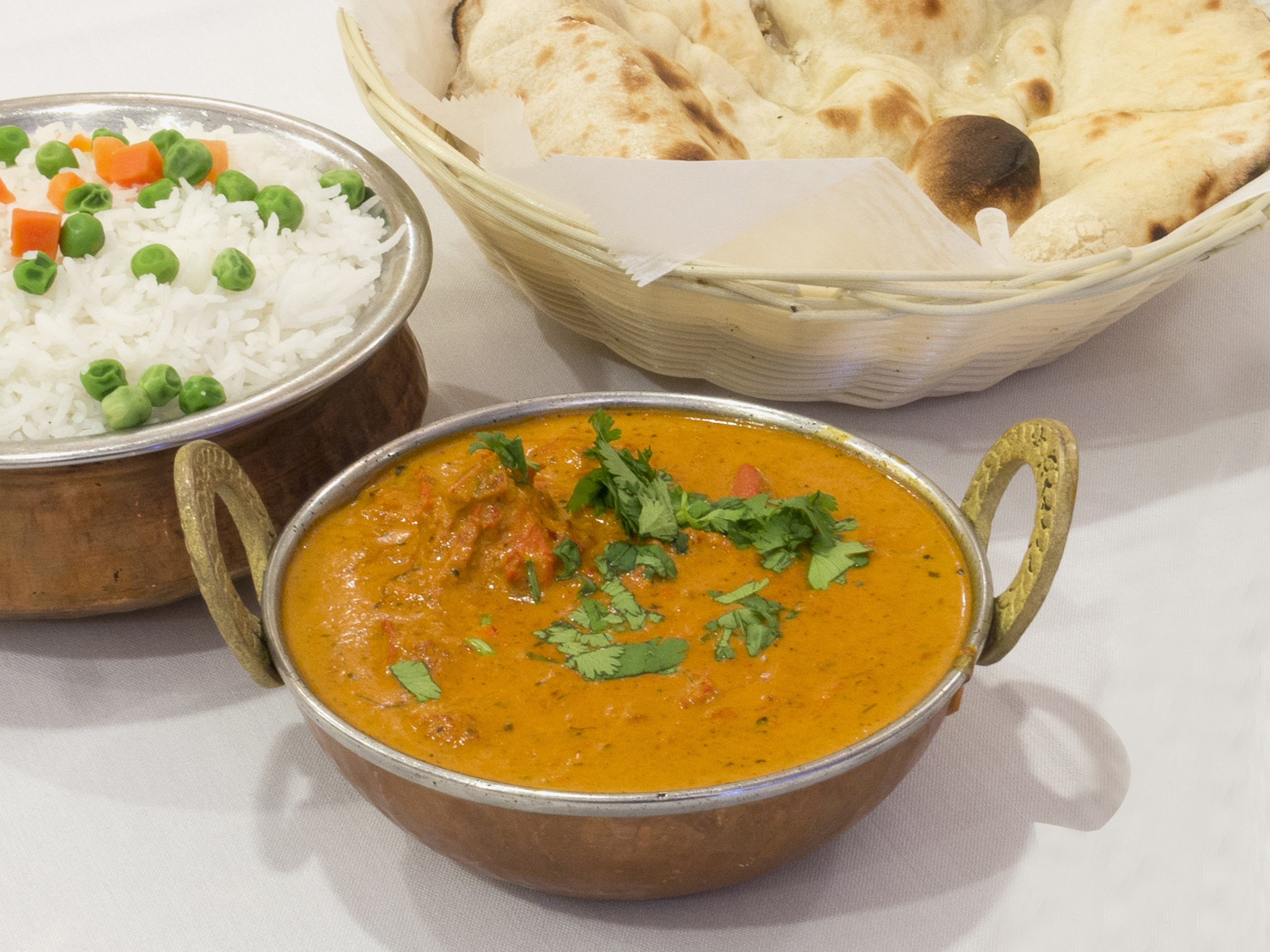 Order Chicken Tikka Masala food online from Pasand Indian Cuisine store, Irving on bringmethat.com