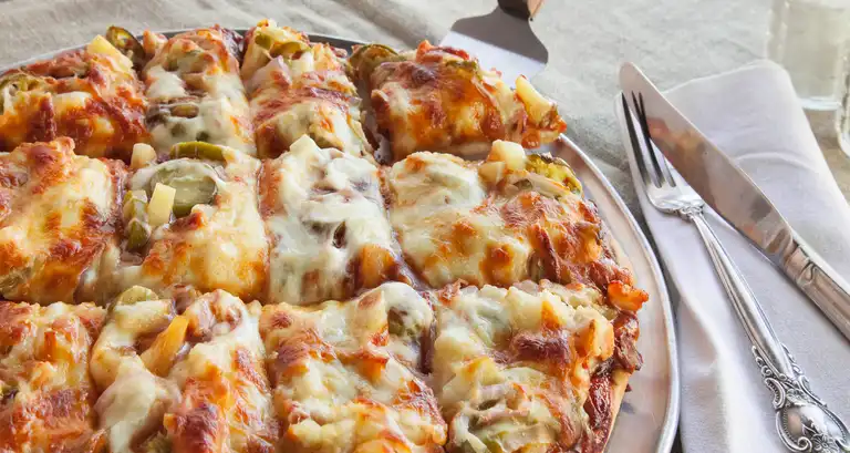 Order BBQ Chicken Pizza Pie food online from Boombozz Craft Pizza And Tap House store, Elizabethtown on bringmethat.com