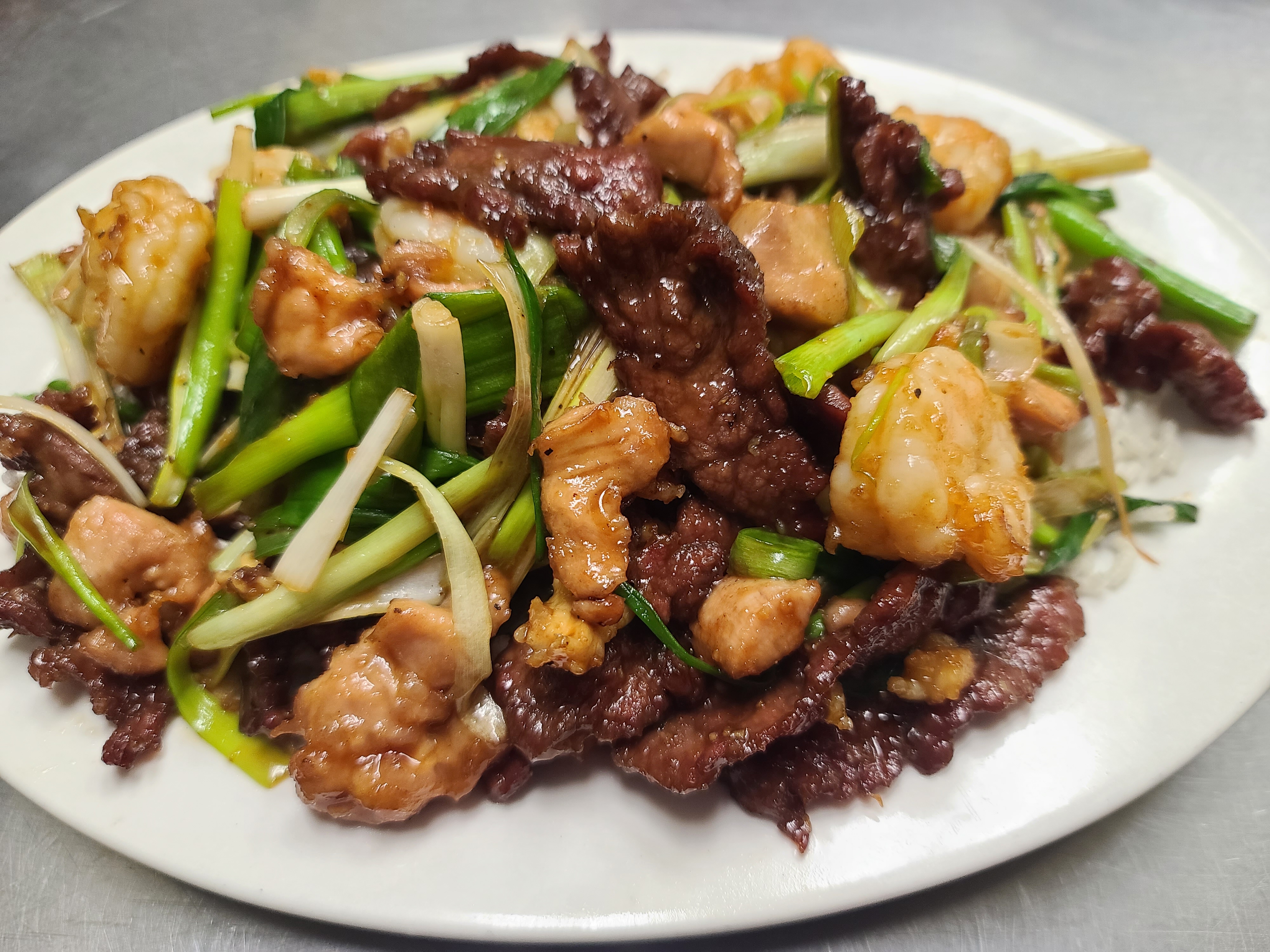 Order Mongolian Combination food online from Twin Dragon Restaurant store, Niles on bringmethat.com