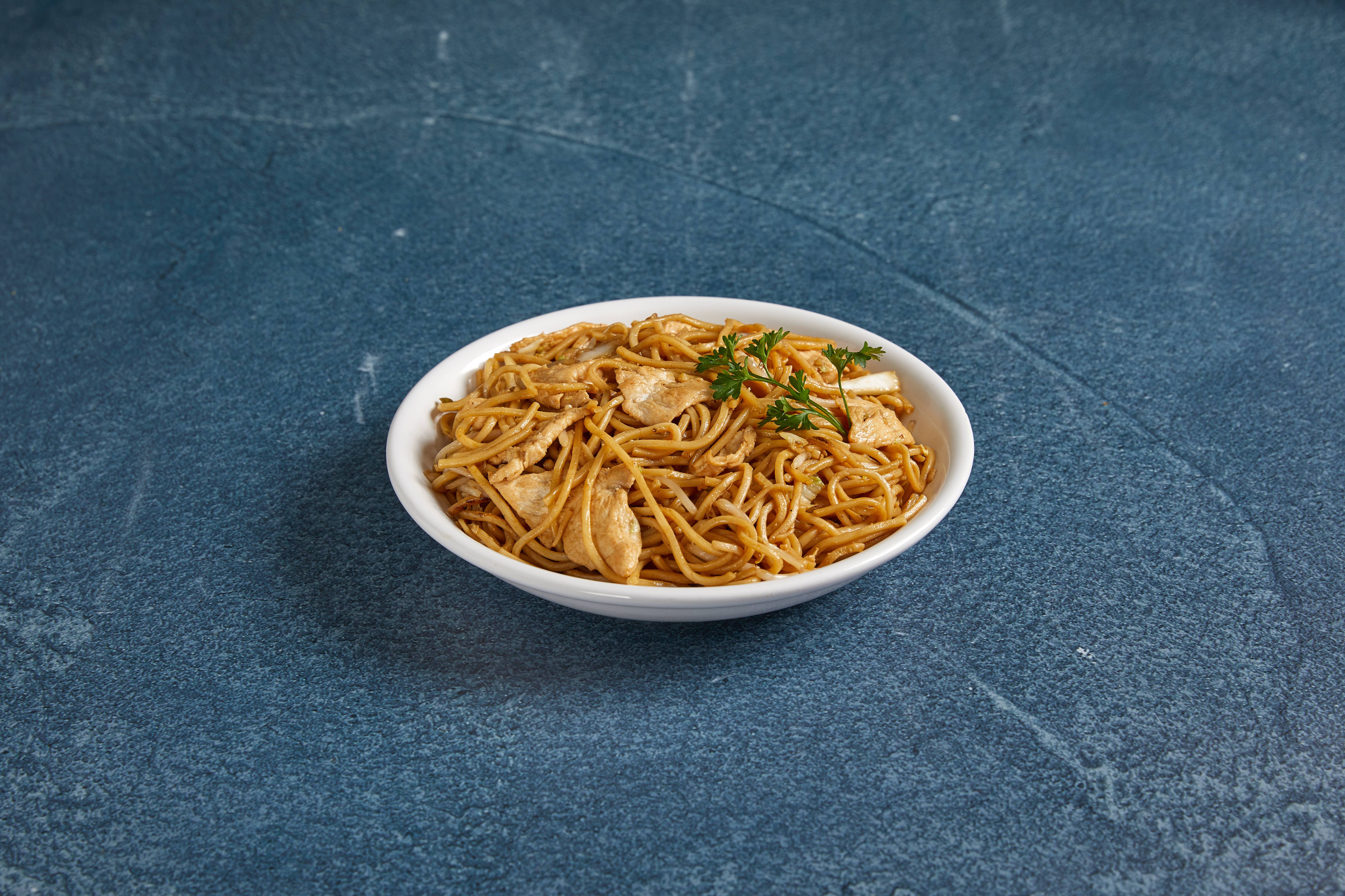 Order Chicken Chow Mein food online from Hunan Cafe store, Los Angeles on bringmethat.com