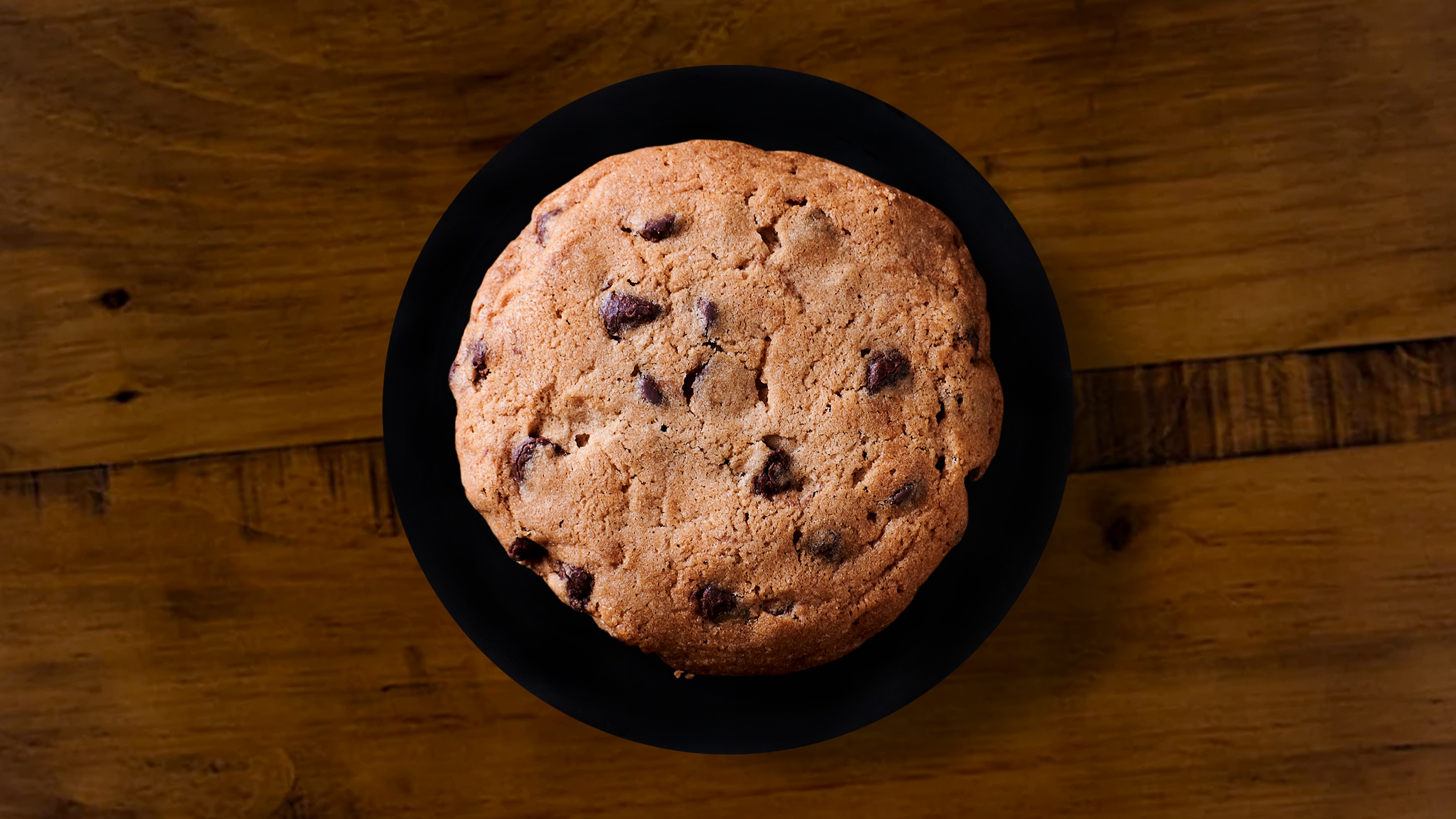 Order Classic Chocolate Chip Cookie food online from Wild Wild Wings store, Corona on bringmethat.com