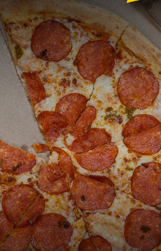 Order Pepperoni Pizza food online from Giovanni Pizza Pasta & Grill store, Newark on bringmethat.com