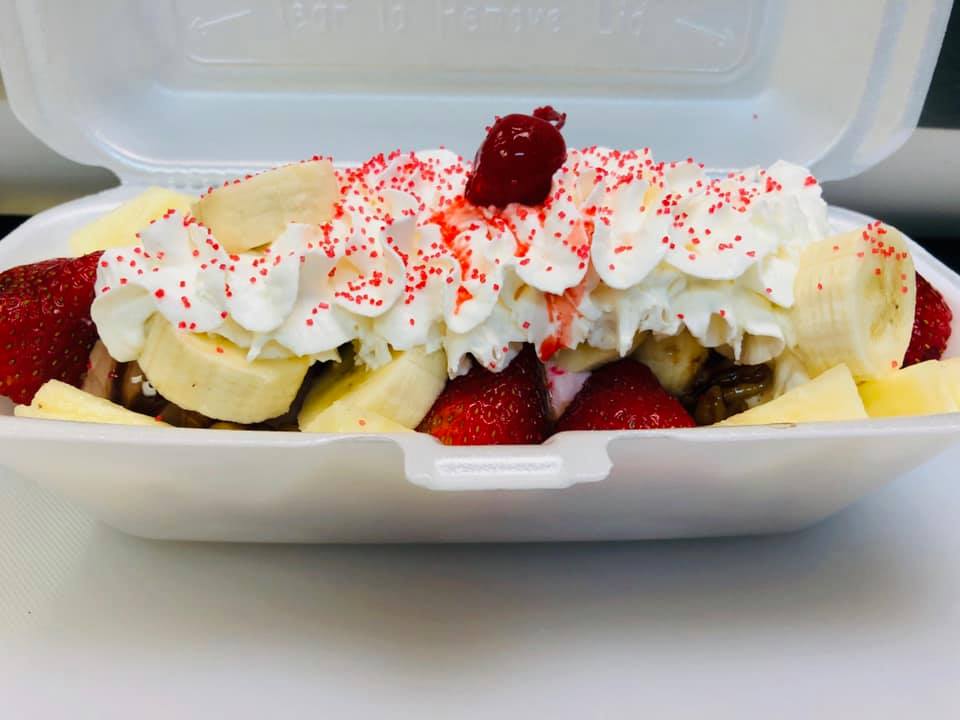 Order Traditional Banana Split food online from The Perfect Scoop store, Philadelphia on bringmethat.com