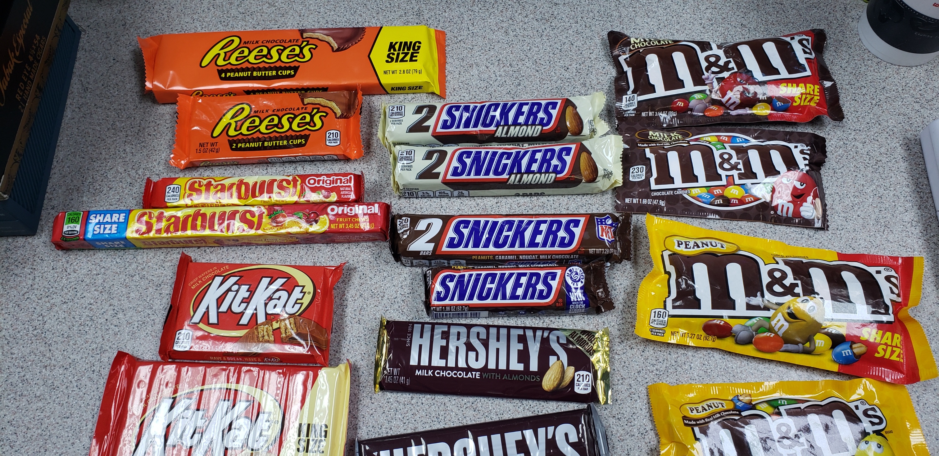 Order Standard Size Candy Bars food online from Ali Sunoco Home Of The Delicious Gyro And Chicago Corned Beef Reuben store, Amherst on bringmethat.com