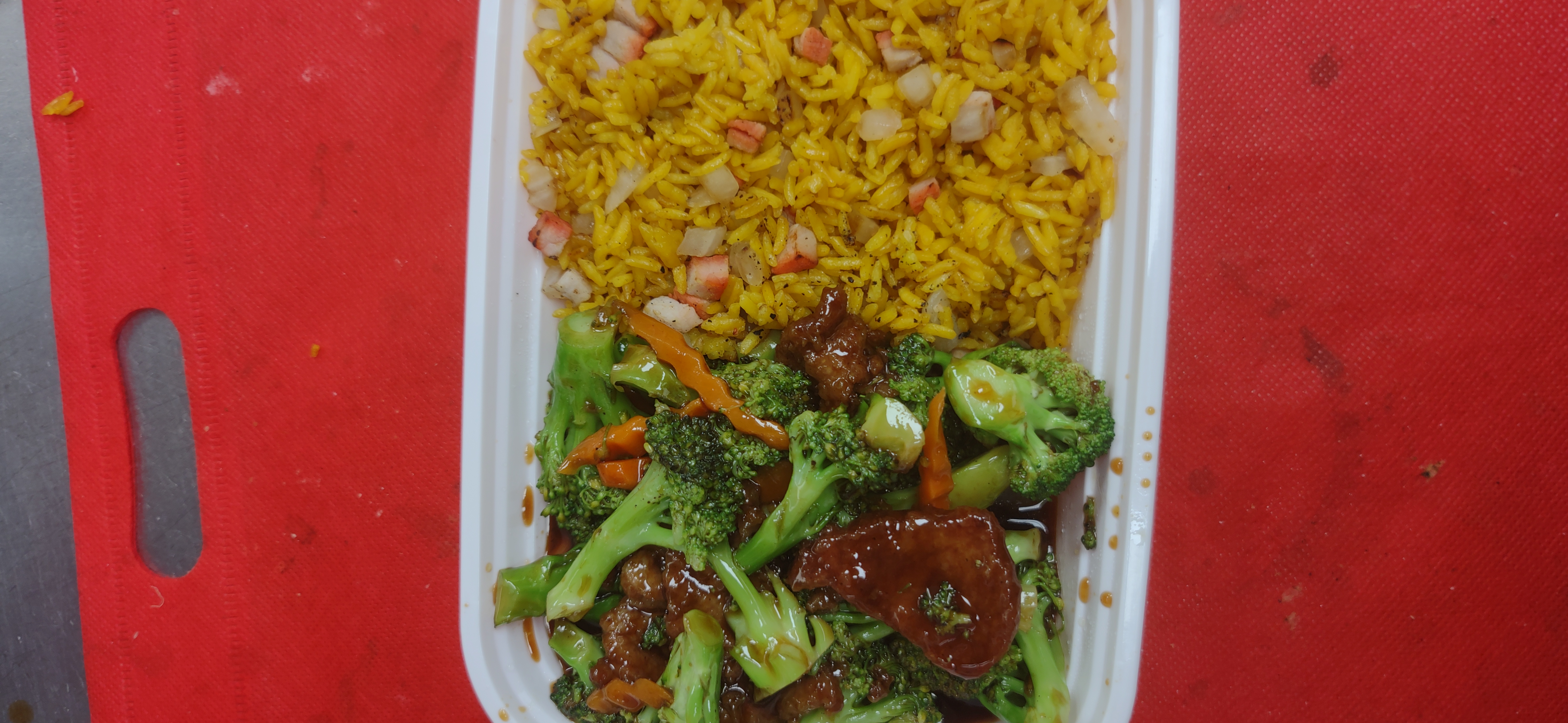 Order C11. Beef with Broccoli Combo Platter  food online from China Wok store, Lima on bringmethat.com