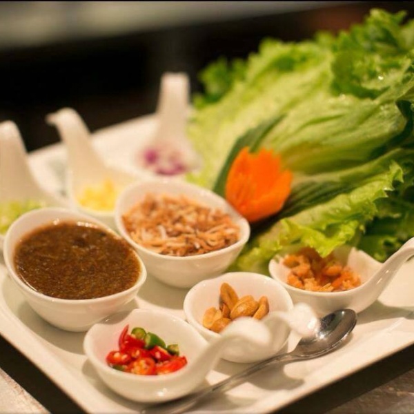Order Meang Kum food online from Bai Tong Thai Restaurant store, Issaquah on bringmethat.com