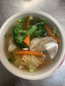 Order 19. Wonton Soup food online from Lisu's Thai Taste | Roseville store, Roseville on bringmethat.com