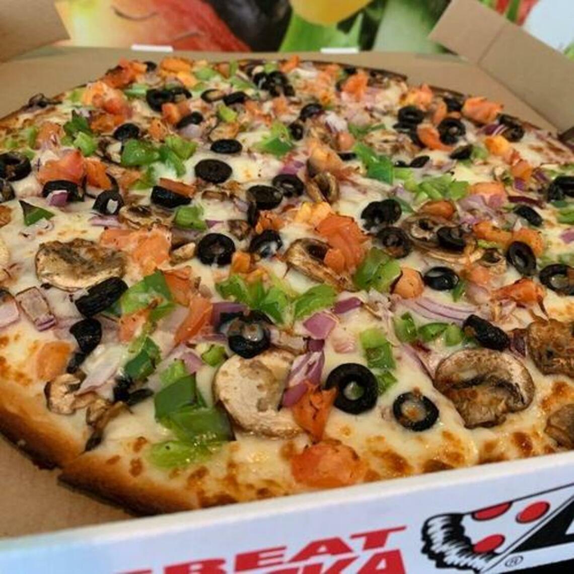 Order 14" Veggie Pizza food online from Great Alaska Pizza store, Anchorage on bringmethat.com