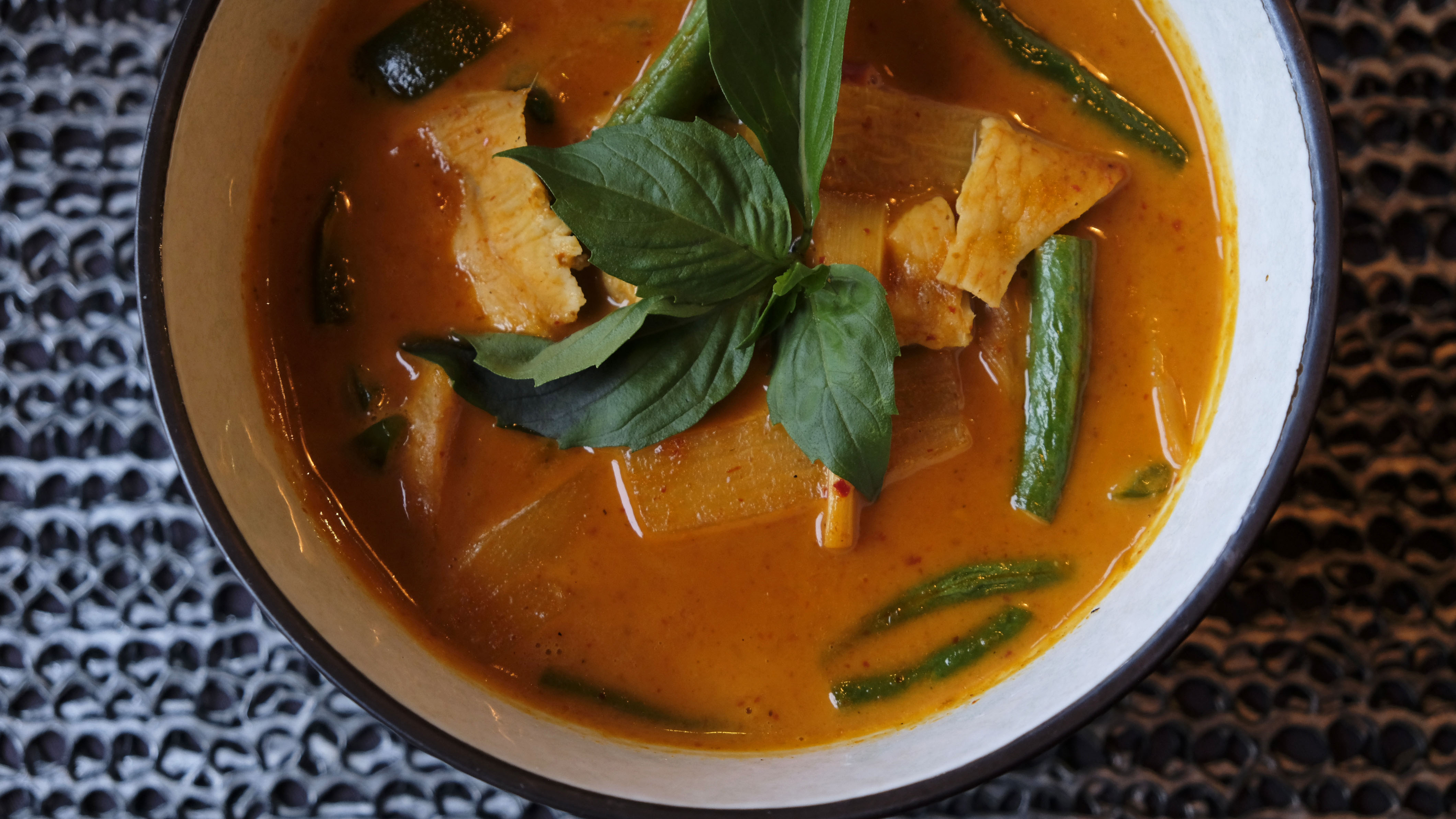 Order Red Curry food online from Circle Sushi & Grill store, Chicago on bringmethat.com