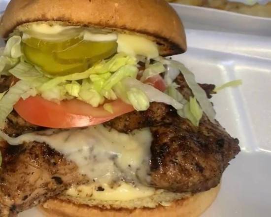 Order Grilled Chicken Burger food online from Farooj store, Dearborn on bringmethat.com