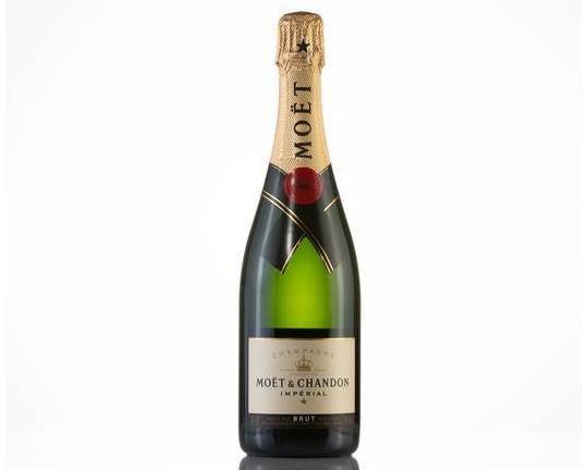 Order Moet & Chandon Imperial Brut, 750mL champagne (12.0% ABV) food online from Windy City Liquor Market store, El Cajon on bringmethat.com