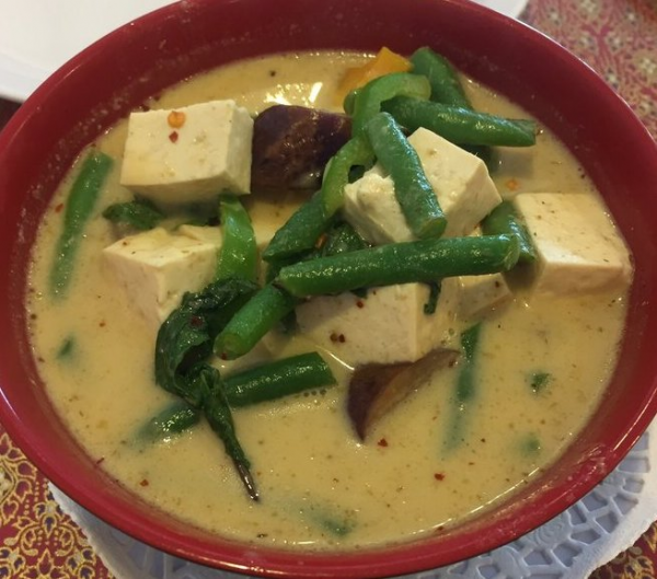 Order Green Curry with Rice food online from Thai Noodles store, Simi Valley on bringmethat.com