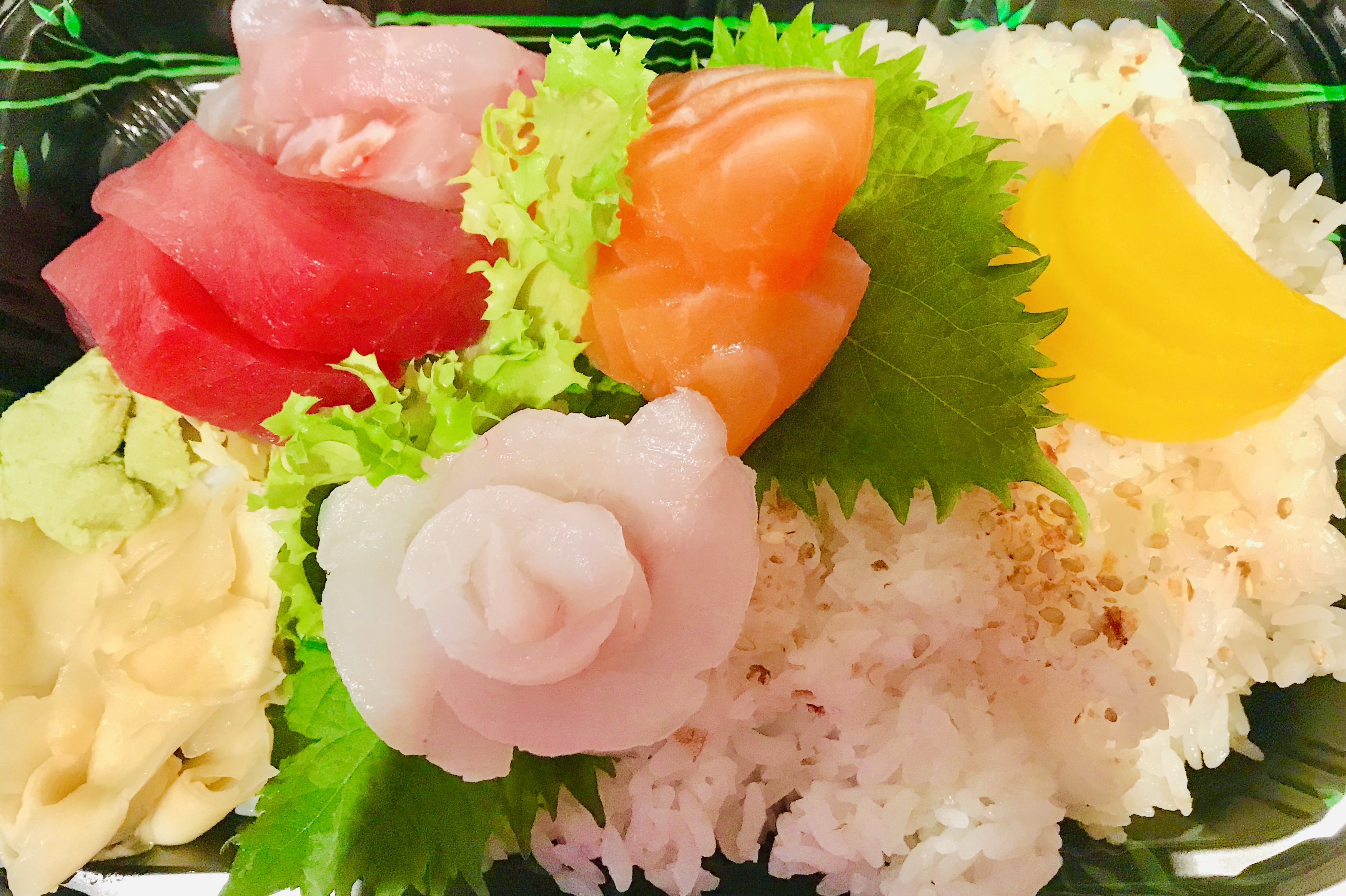 Order 47. Chirashi food online from Thai Lemongrass & Sakura Sushi store, New York on bringmethat.com
