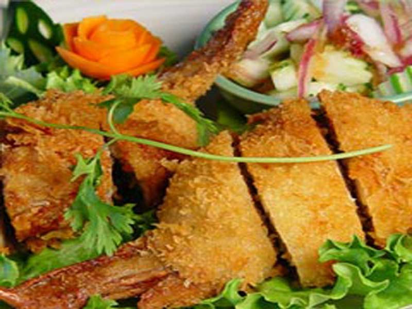 Order STUFFED CHICKEN WINGS food online from Lanna Thai Restaurant store, Everett on bringmethat.com