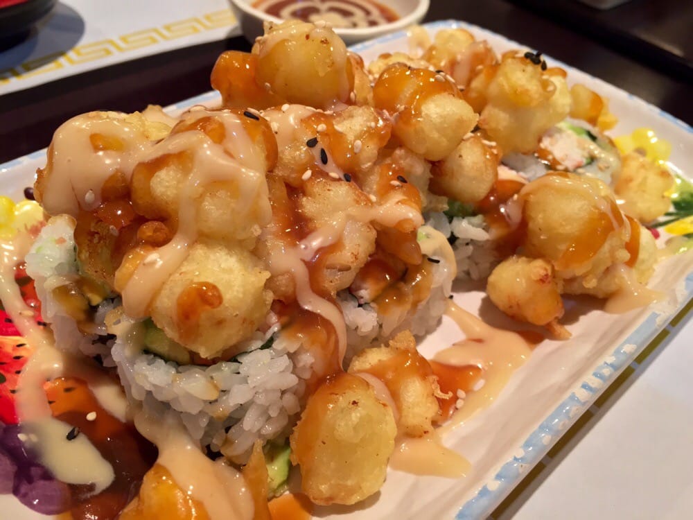Order R33. Tempura Scallop Roll food online from Yo! Sushi store, Santa Ana on bringmethat.com