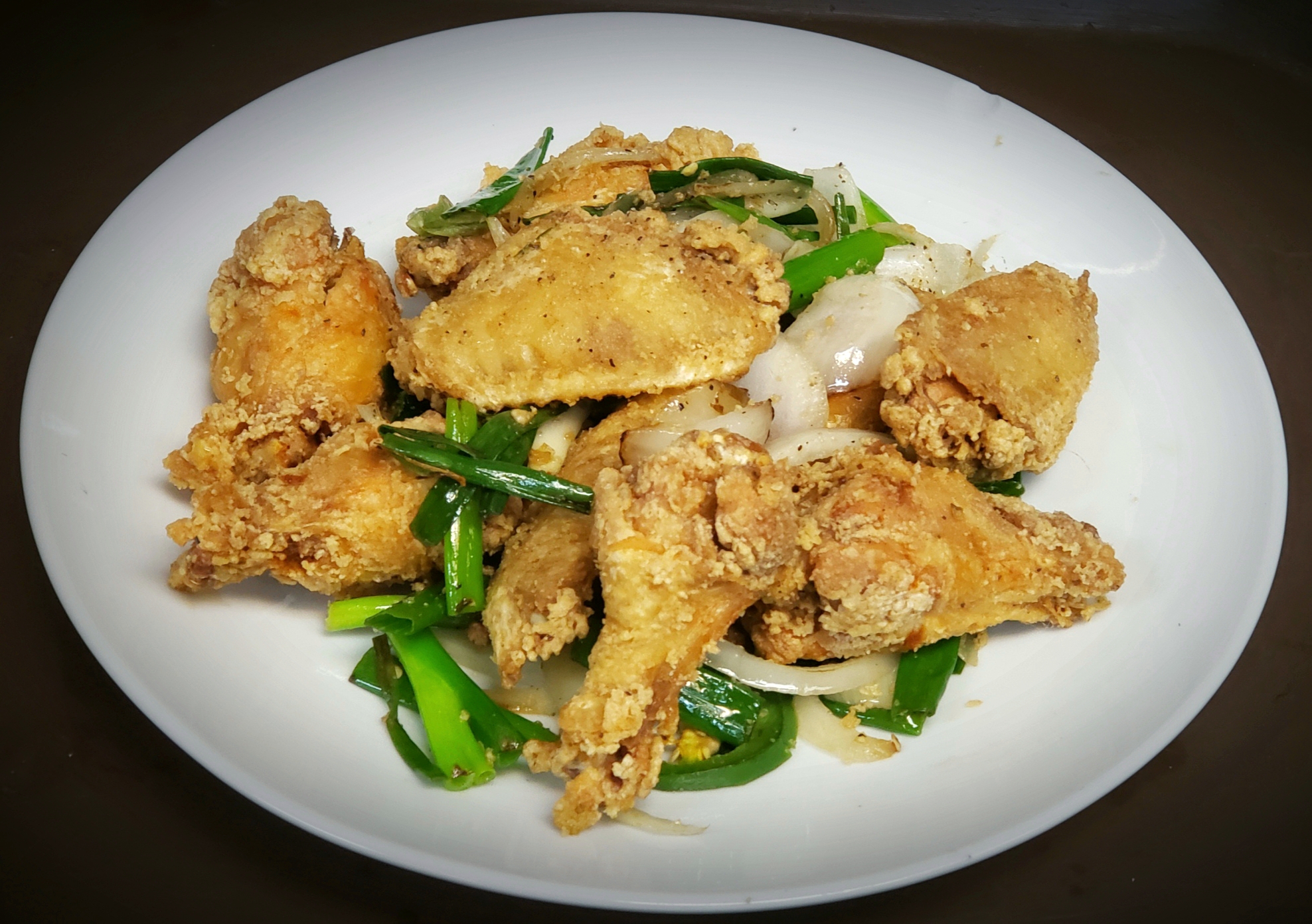 Order 433. Pepper Salted Chicken Wings food online from Thien Hoang Restaurant store, Portland on bringmethat.com