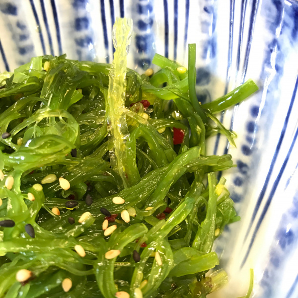 Order 6. Seaweed Salad food online from Sakura Asian Fusion store, Kissimmee on bringmethat.com