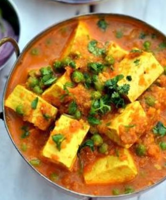 Order Mattar Paneer food online from Indian Kitchen Lovash store, Philadelphia on bringmethat.com