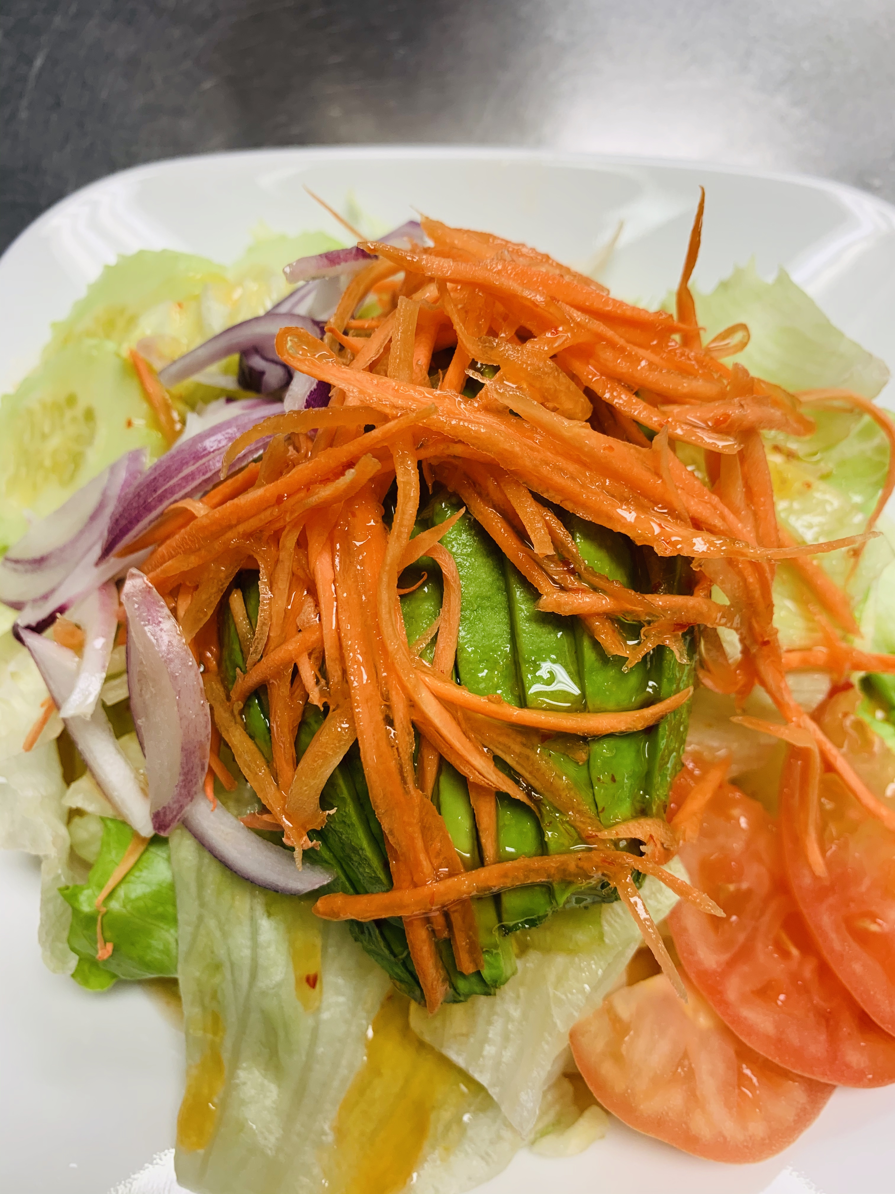 Order 35. Avocado Salad food online from Sirinan Thai&Japanese Restaurant store, Wallingford on bringmethat.com
