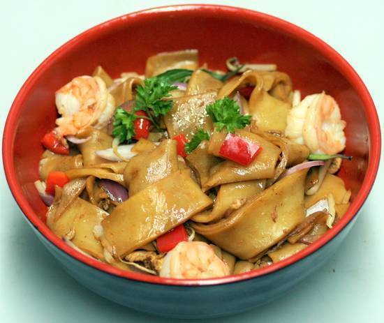 Order Chow Fun Noodle food online from Sushi Cafe Watertown store, Watertown on bringmethat.com