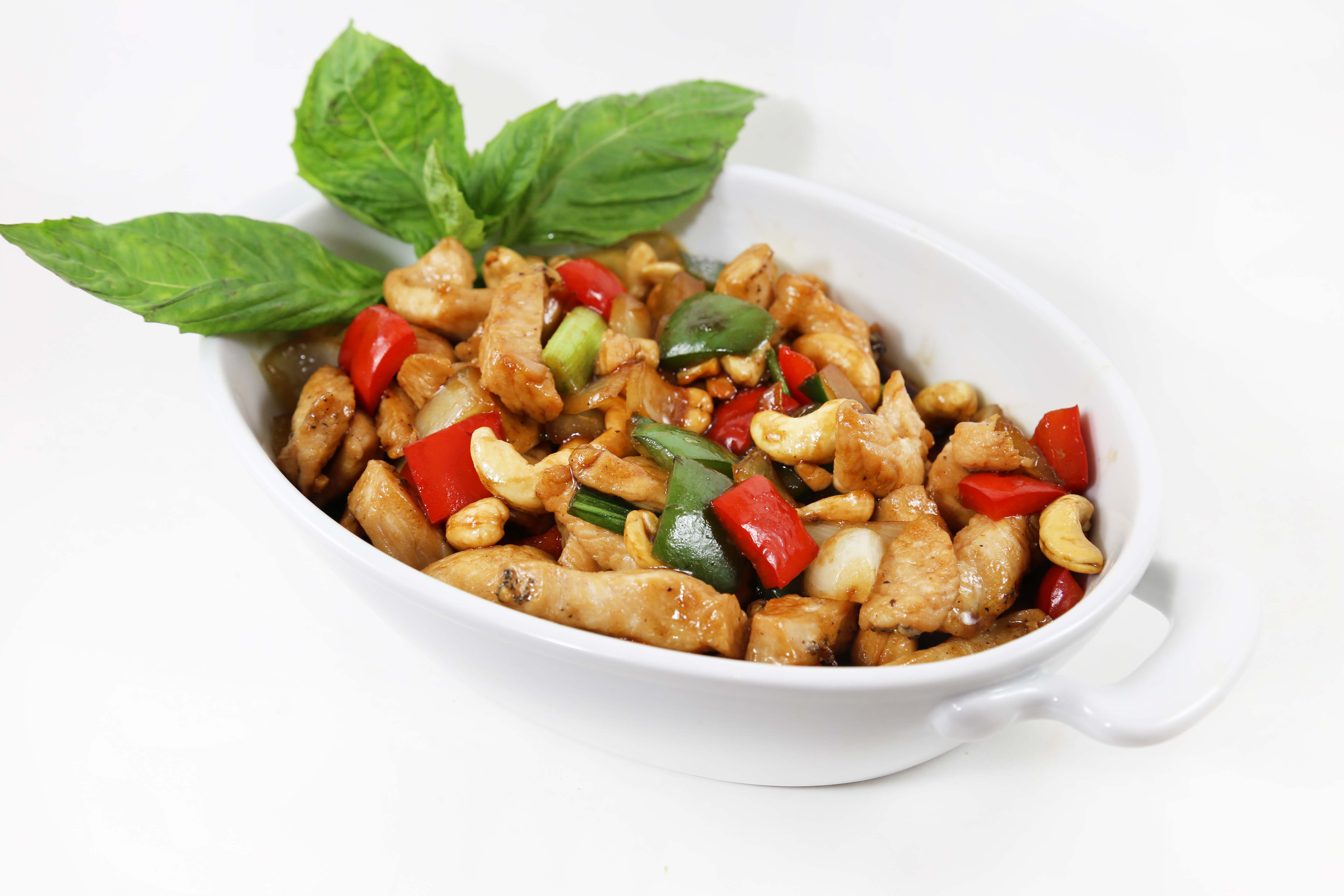 Order 137. Cashew Chicken food online from Eto'O Modern Asian Cuisine store, Chicago on bringmethat.com