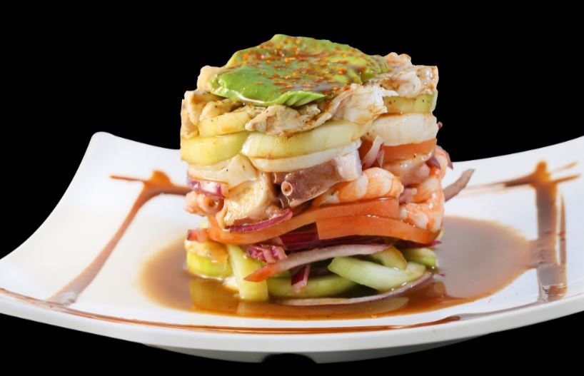 Order Torre G food online from Emporio Sushi & Mariscos store, Orange on bringmethat.com
