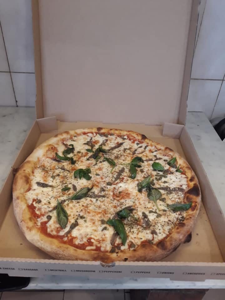 Order Napoli Pizza - Large 18'' (8 Slices) food online from Giardini Pizza store, Brooklyn on bringmethat.com