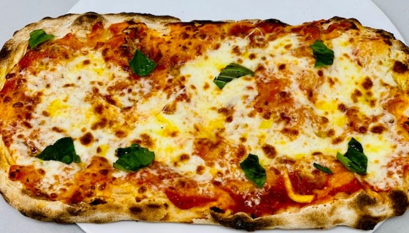 Order Margherita Pizza food online from Casati's store, Chicago on bringmethat.com